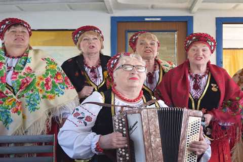 Travelers Remind Us of the Beauty of Ukraine Before the War