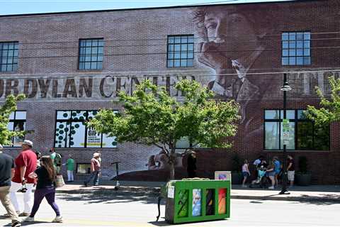 Bob Dylan Museum Debuts in Tulsa