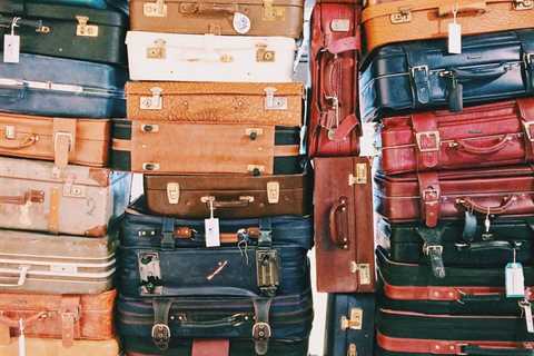 What Size of Luggage Is Best for Traveling
