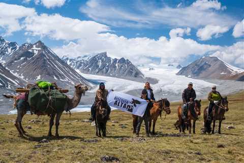Hiking Vs Trekking: What Is The Difference? | Discover Altai