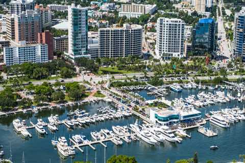 How much do you need to live comfortably in sarasota florida?