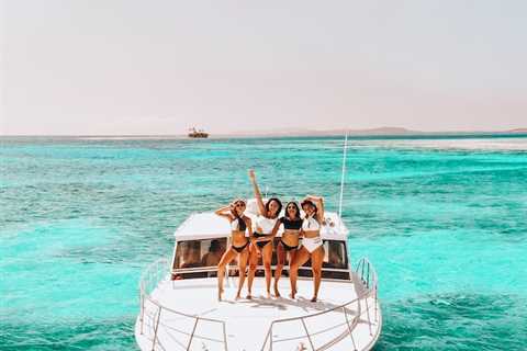 Top 5 Reasons To Choose a Party Boat When Hosting a Bachelorette Party