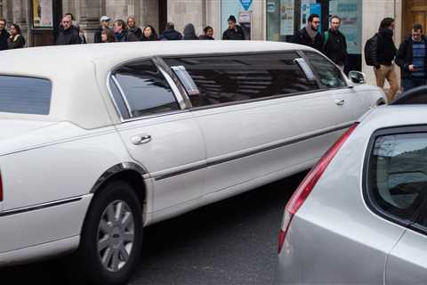 What Is the Difference Between a Limo and a Limousine?