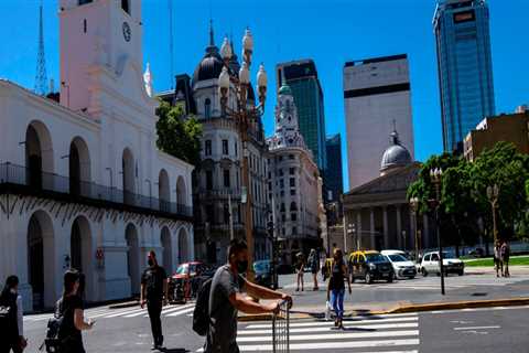 The Growing Number of Argentinians Moving to Uruguay