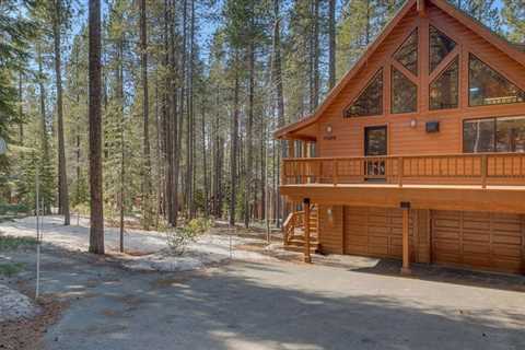 Truckee California Holiday Rentals - Cottonwood Place at Tahoe Donner