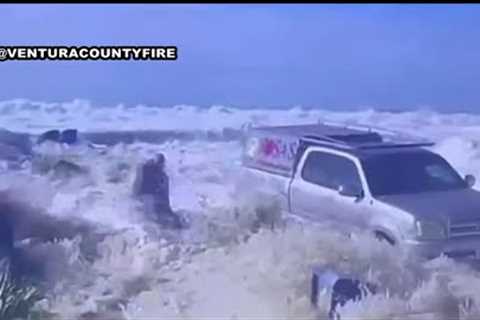High surf causes flooding in Ventura