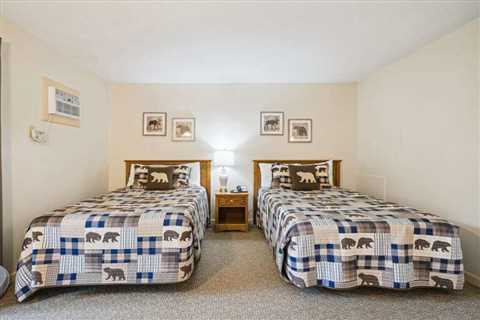 101 Cedarbrook Hotel Room in Killington, VT - Accommodates 4 Guests