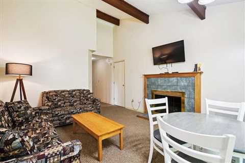 106 Cedarbrook One Bedroom Queen Suite - Accommodates 4 Guests in Killington, VT