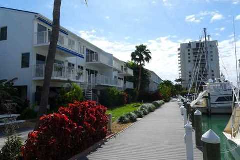 Views Of The Yacht Basin - 3 Bedrooms, Sleeps 8 - Vacation Rental in Marathon, FL